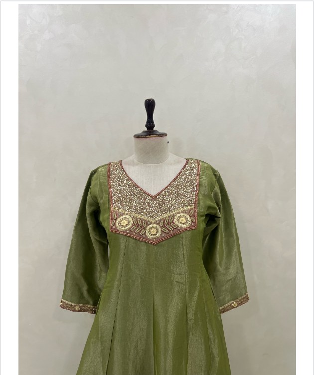 Royal Traditional Party Wear Gown